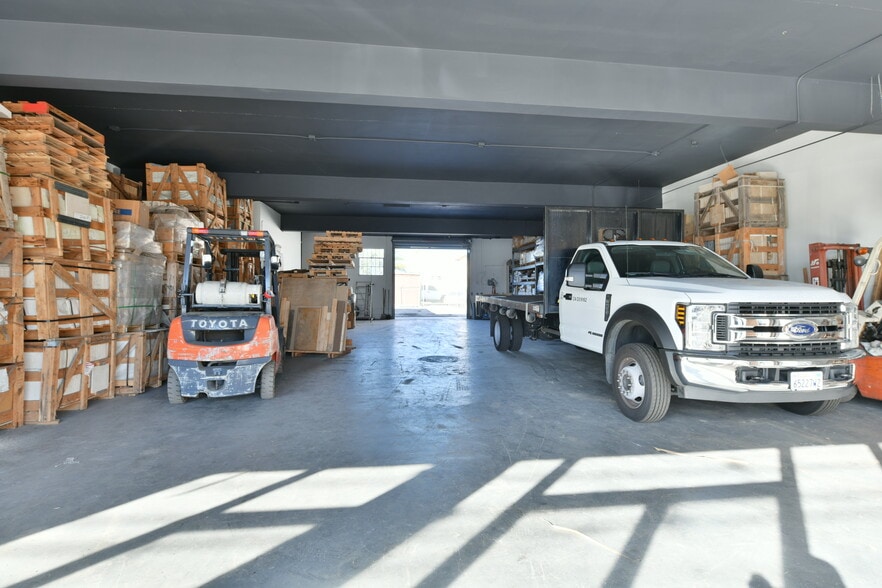 More Photos Of 4443 Lennox Blvd, Inglewood General Retail For Lease