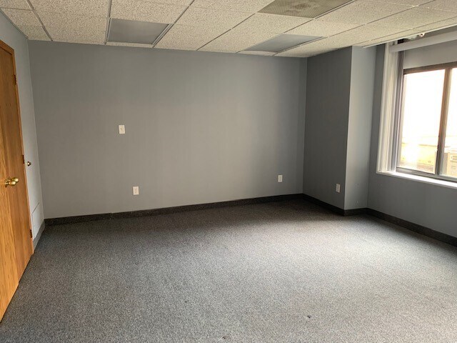 More Photos Of 505-511 5th St, Sioux City Office For Sale