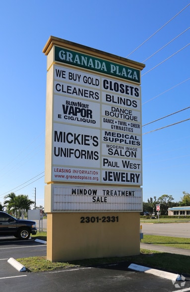 More Photos Of 2301-2331 NW Federal Hwy, Stuart Storefront Retail Office For Lease