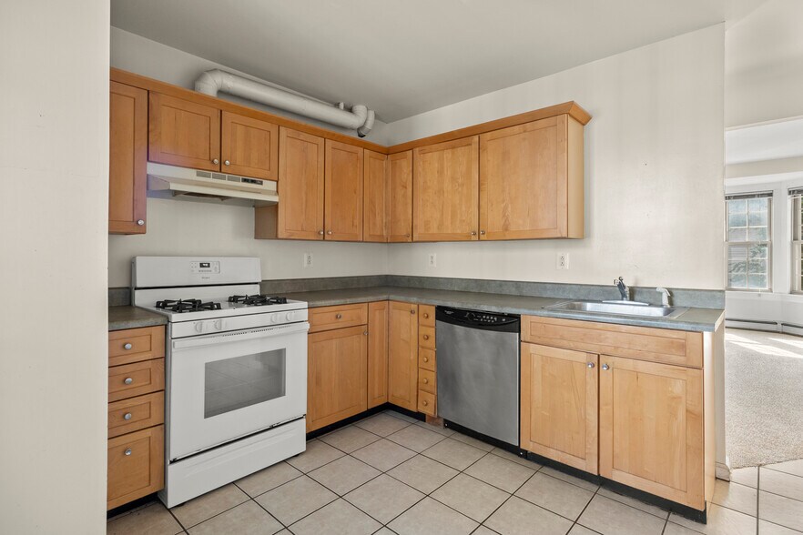 More Photos Of 45-49 8th St, Hudson Storefront Retail Residential For Sale