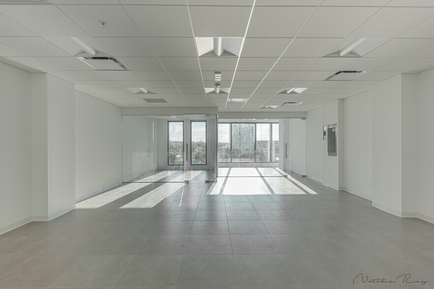 More Photos Of 1695 NW 110th Ave, Miami Office For Lease