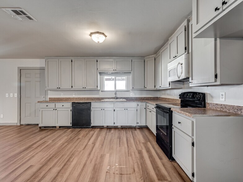 More Photos Of 2701 Cobalt Ct NW, Piedmont Apartments For Sale