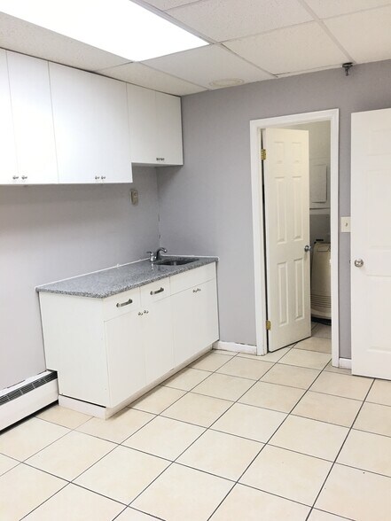 More Photos Of 36-09 Main St, Flushing Medical For Lease