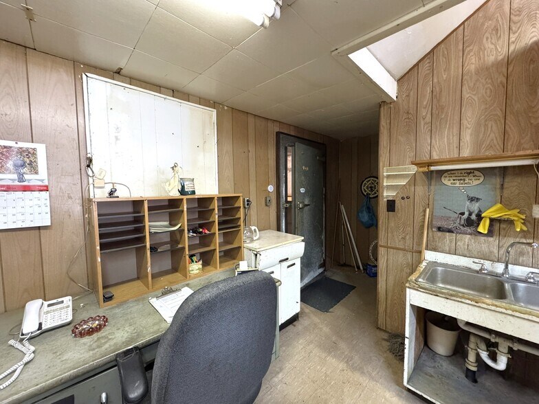 More Photos Of 366 Main St, Grantsville Storefront Retail Office For Sale