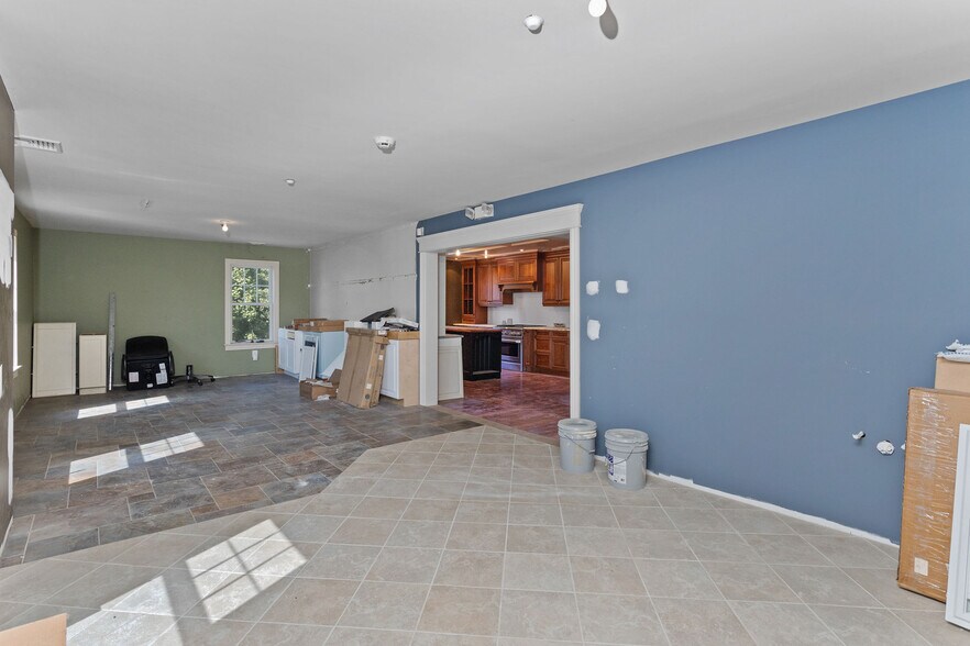 More Photos Of 466 Church St, Hamilton Office For Sale