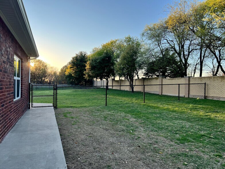 More Photos Of 11955 Coit Rd, Frisco Daycare Center For Sale