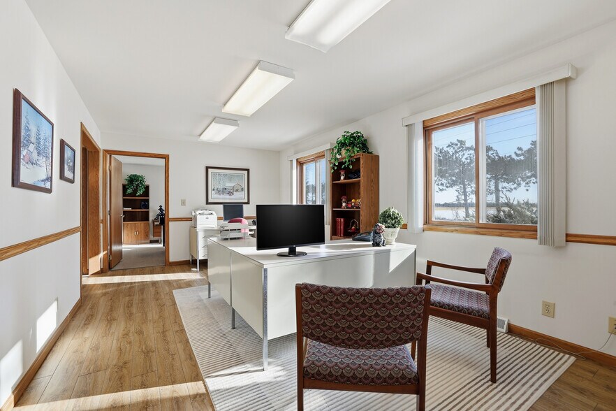 More Photos Of 5500 Prairie Dr, Plover Flex For Sale