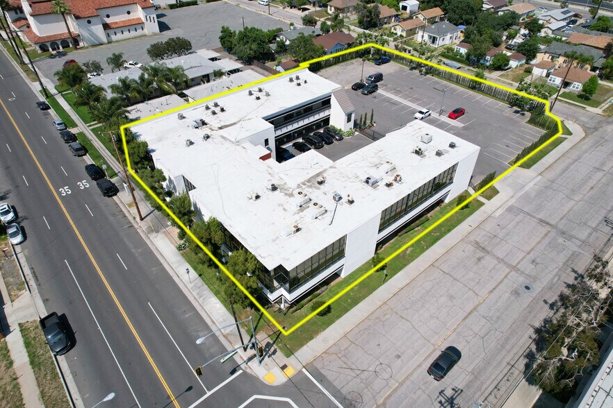 More Photos Of 715 N Arrowhead Ave, San Bernardino Coworking Space
