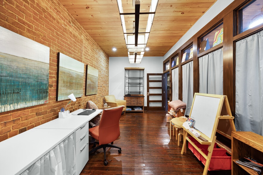 More Photos Of 109 E Lafayette St, Jackson Office Residential For Lease