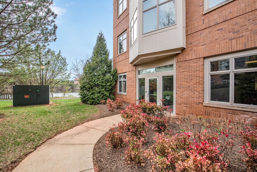 More Photos Of 46175 Westlake Dr, Sterling Medical For Lease