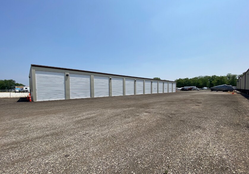 More Photos Of 120 Walnut Ln, Colona Warehouse For Lease