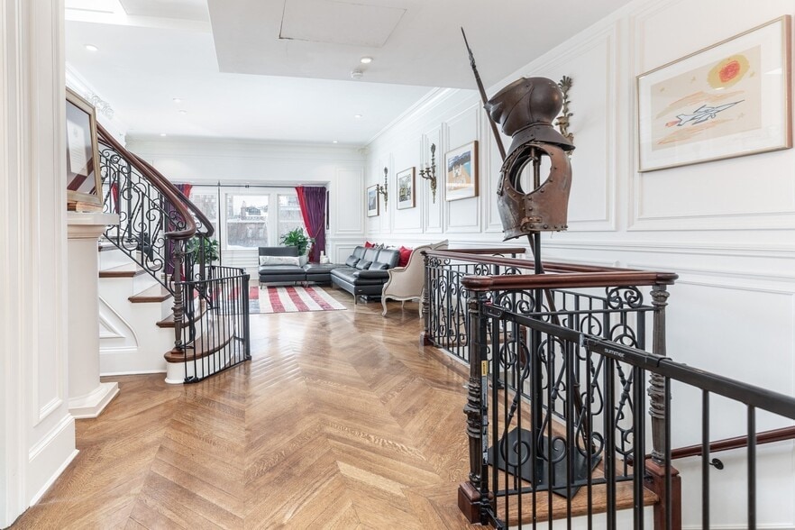 More Photos Of 230 Commonwealth, Boston Apartments For Sale