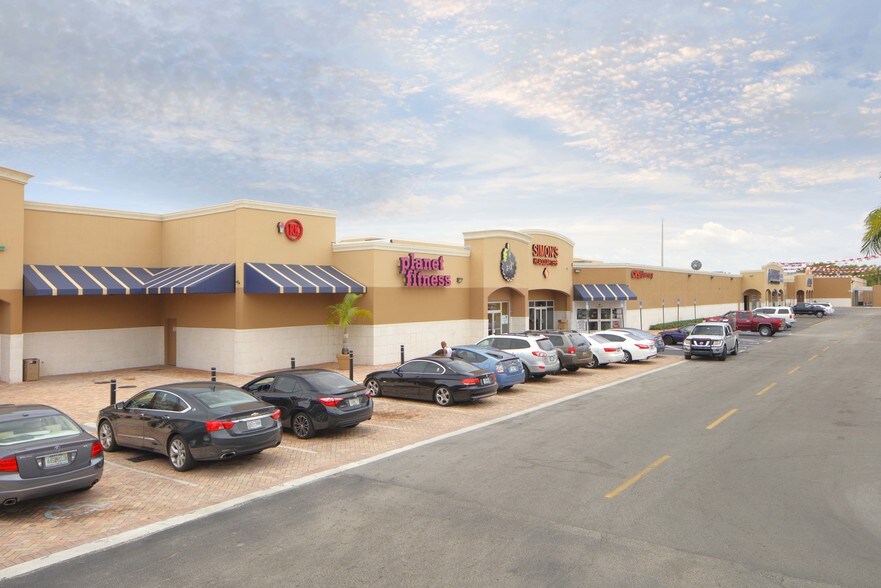 More Photos Of 850-980 Ives Dairy Rd, Miami Storefront For Lease