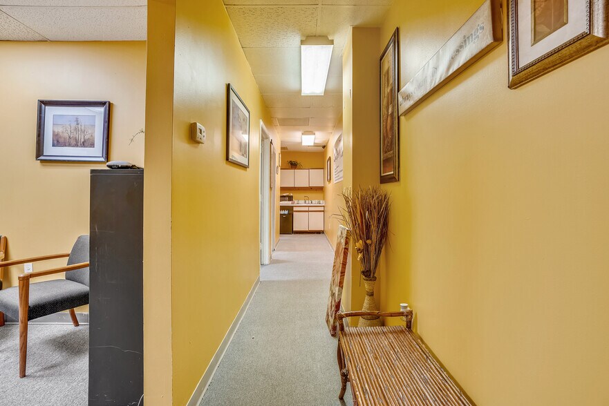 More Photos Of 6314 Windsor Mill Rd, Woodlawn Office For Sale