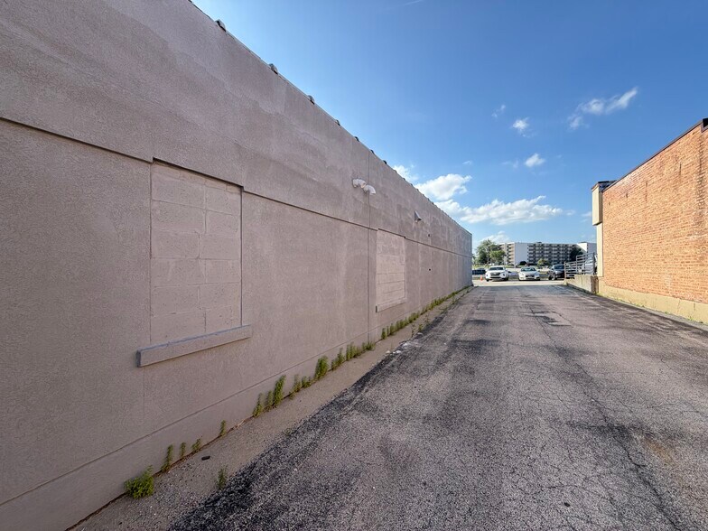 More Photos Of 3913 Sauk Trail, Richton Park Storefront Retail Residential For Sale