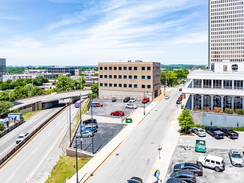 More Photos Of 223 Rosa L Parks Blvd, Nashville Office For Lease