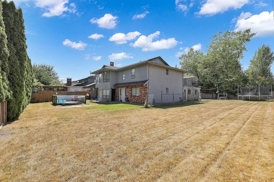 More Photos Of 9509 152 St, Surrey Daycare Center For Lease