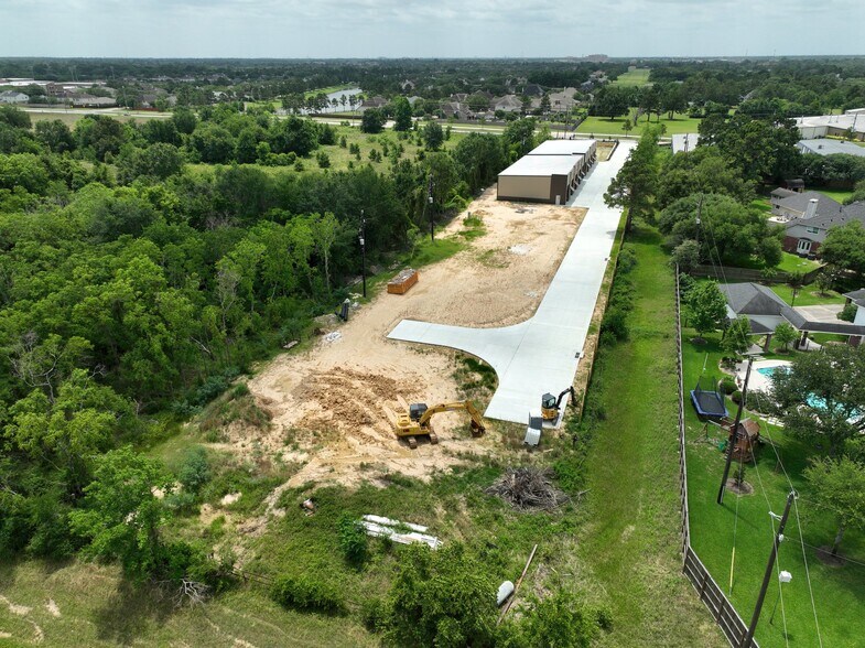 More Photos Of 17214 Huffmeister Rd, Cypress Showroom For Sale