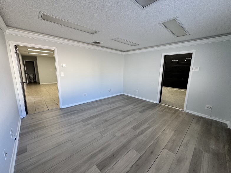 More Photos Of 54 9th St, Atlantic Beach Flex For Lease