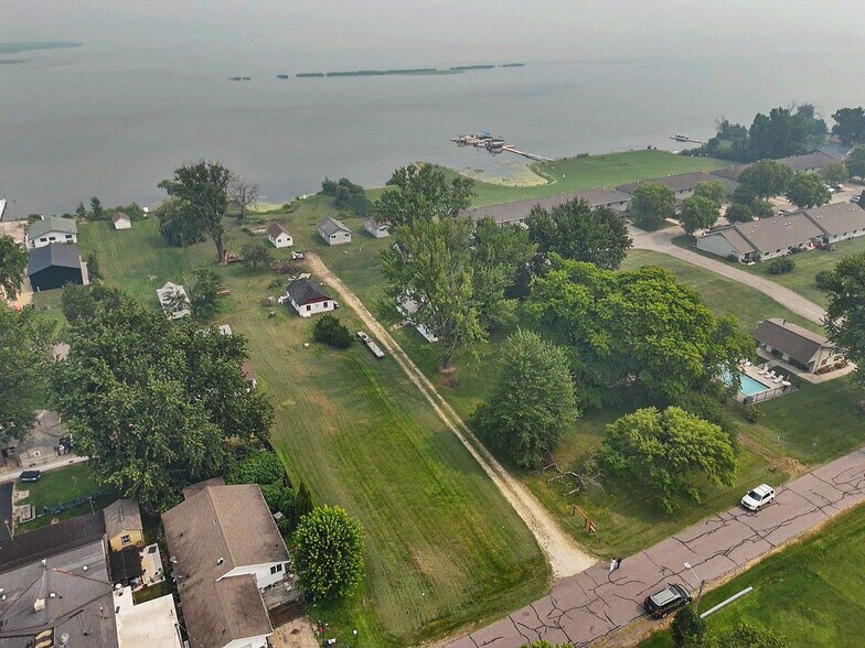 More Photos Of 138 E Front St, Marquette Trailer Camper Park For Sale