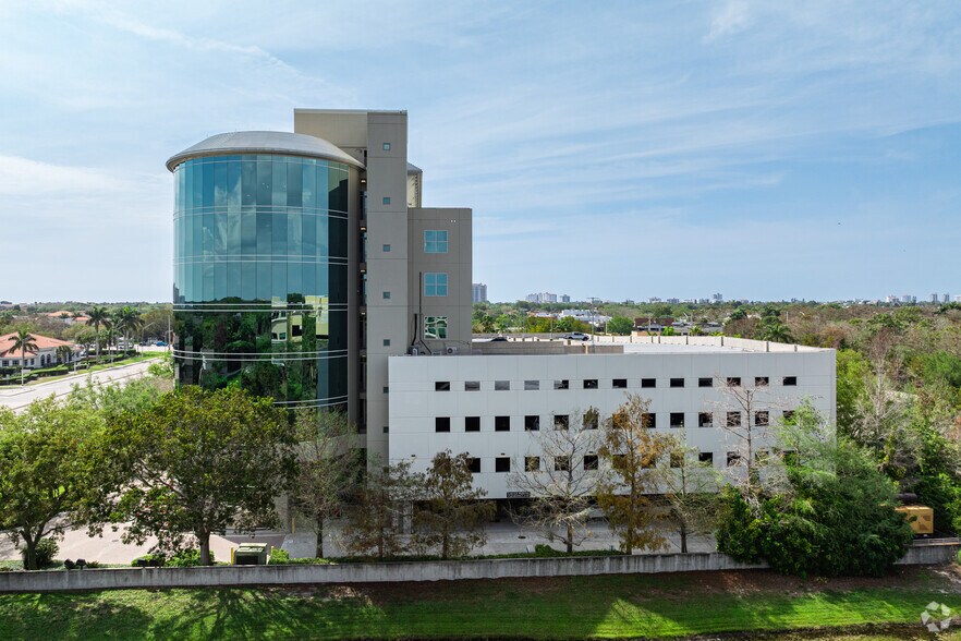 More Photos Of 999 Vanderbilt Beach Rd, Naples Office For Lease