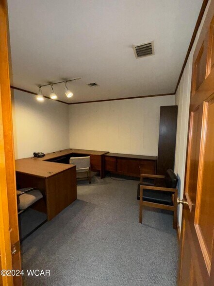 More Photos Of 28 N Main St, Kenton Office For Lease