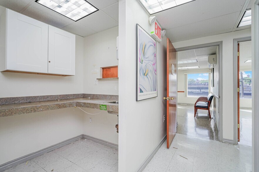 More Photos Of 3041 Avenue U, Brooklyn Medical For Lease