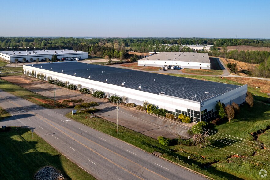 More Photos Of 5475 N Blackstock Rd, Spartanburg Warehouse For Lease