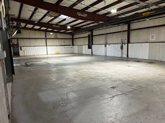 More Photos Of 265 Ballard Rd, Middletown Warehouse For Lease