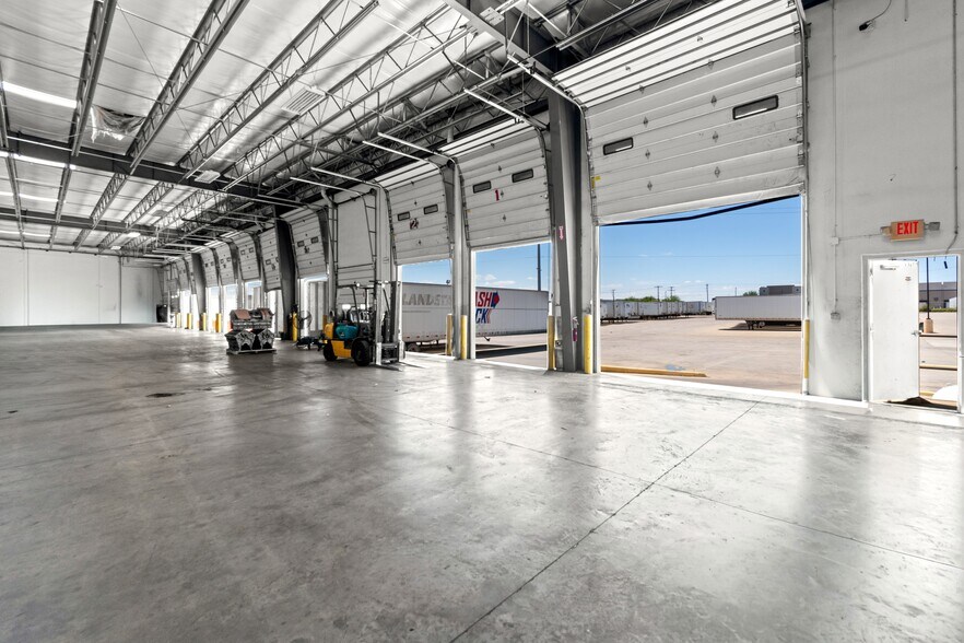 More Photos Of 12125 Jef dr, Laredo Industrial For Lease