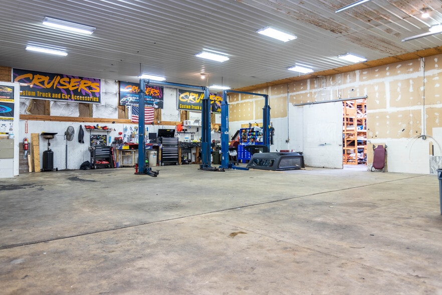 More Photos Of 1970 Us-68 N, Xenia Freestanding For Lease