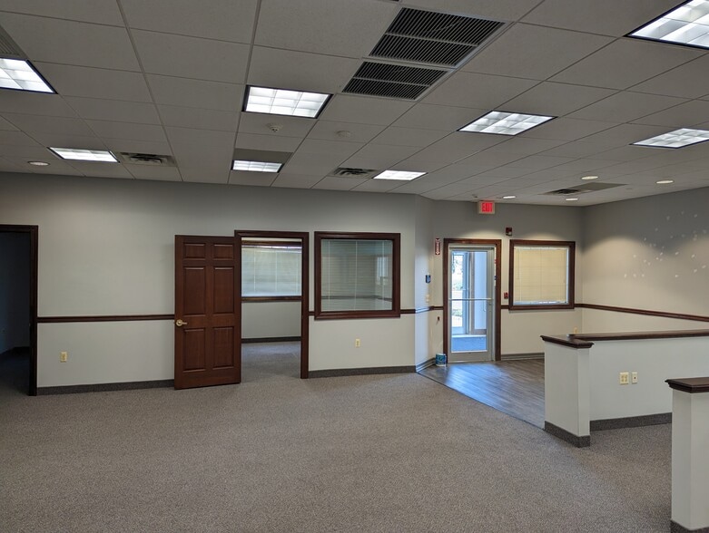 More Photos Of 136 Talmadge Rd, Edison Unknown For Lease