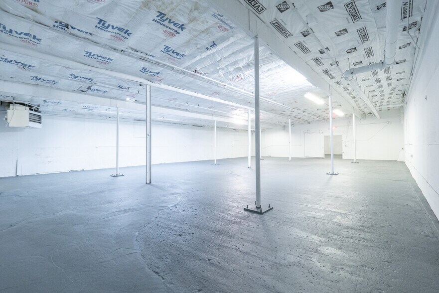 More Photos Of 1047 Broad St, Paulsboro Unknown For Lease