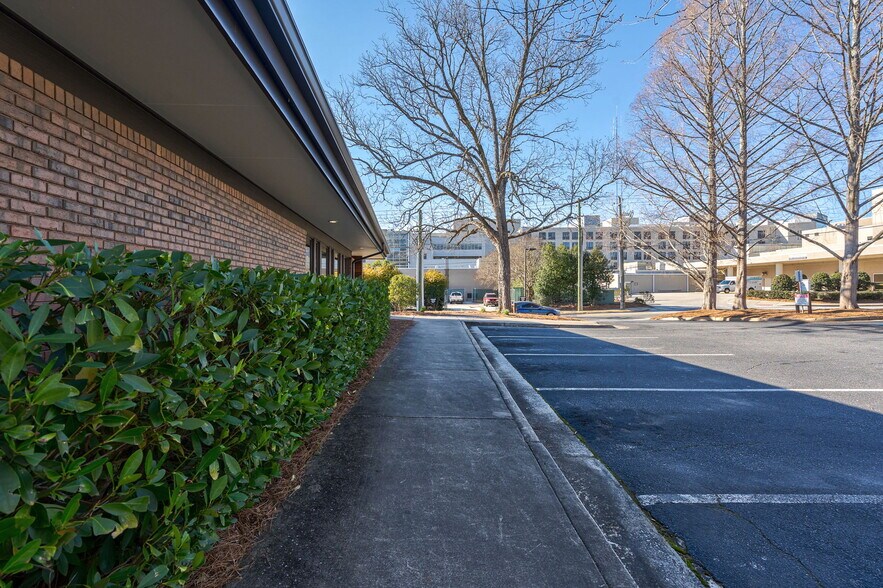 More Photos Of 195 King Ave, Athens Medical For Lease