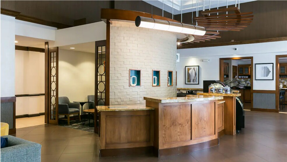 More Photos Of 650 Bakers Bridge Ave, Franklin Hotel For Sale