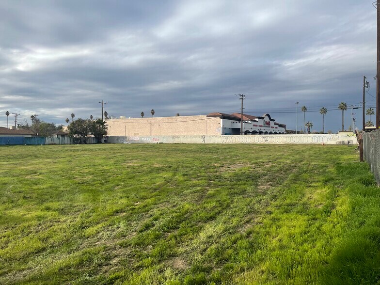 More Photos Of 1708 Hendricks ln, Bakersfield Land For Sale