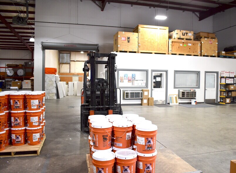 More Photos Of 6975 Flat Rock Rd, Midland Office For Lease