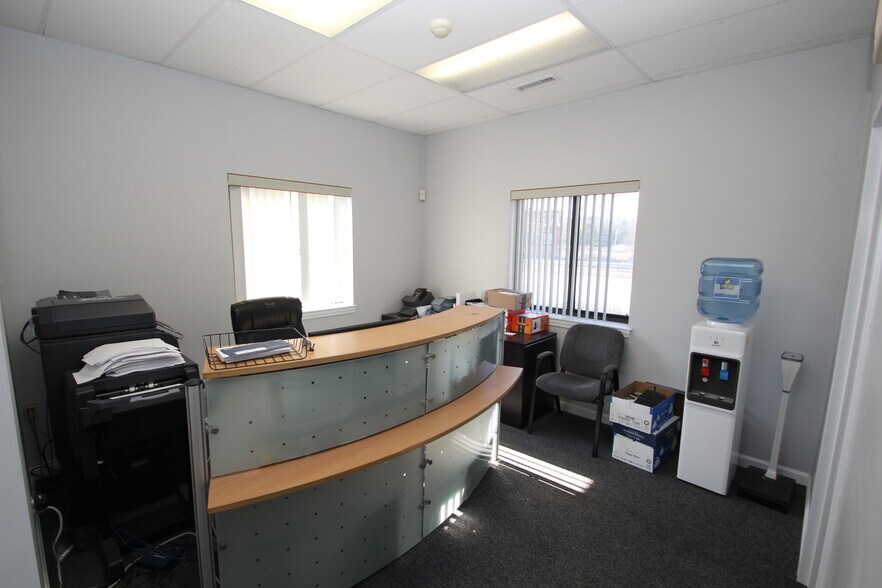 More Photos Of 87 Main St, North Reading Light Manufacturing For Sale