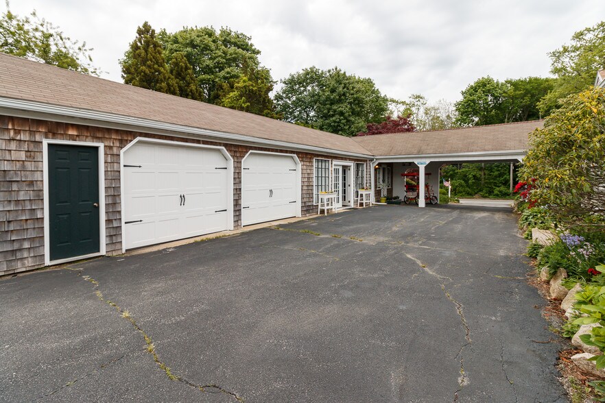 More Photos Of 2504 Main St, West Barnstable Hotel For Sale