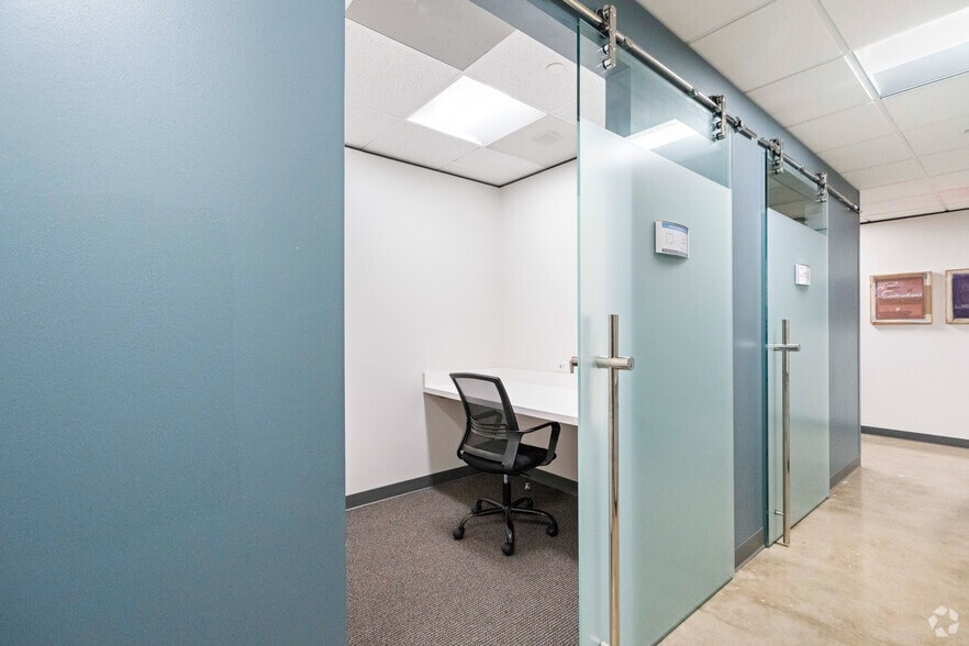 More Photos Of 2000 Crawford St, Houston Office For Sale