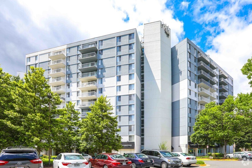 Primary Photo Of 1350 Beverly Rd, McLean Apartments For Lease