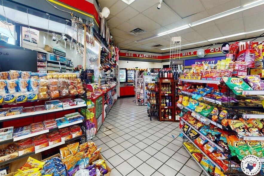 More Photos Of 5314 N State Line Ave, Texarkana Service Station For Sale