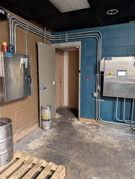 More Photos Of 4716-4736 Wilmington Pike, Dayton Storefront Retail Office For Lease