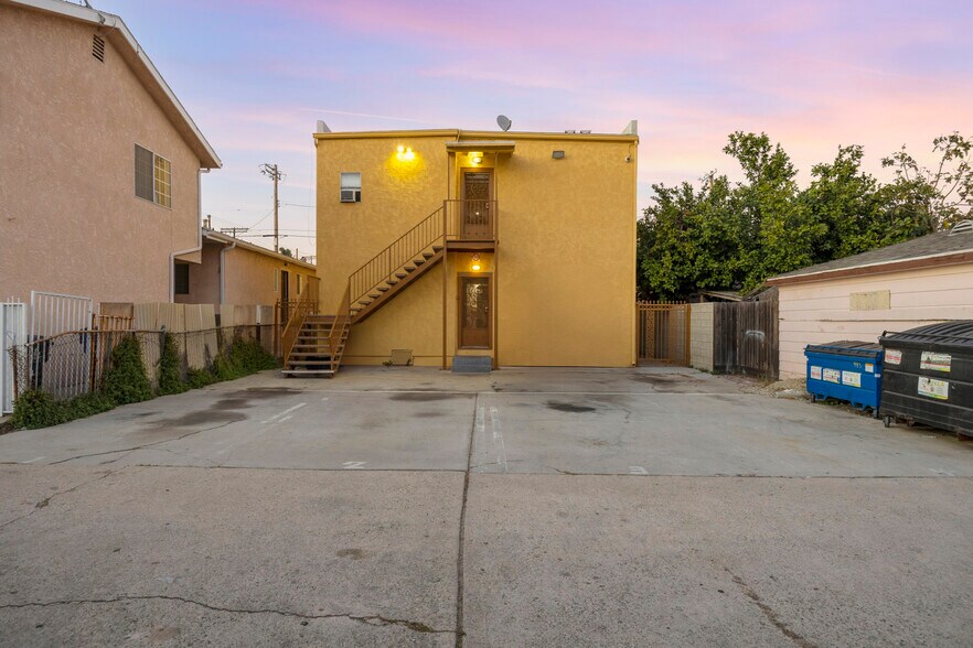 More Photos Of 383 W 14th St, San Pedro Apartments For Sale