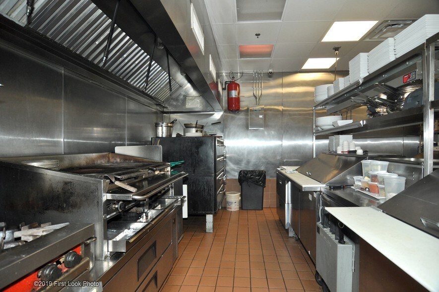 More Photos Of 146 Acorn St, Providence Freestanding For Sale