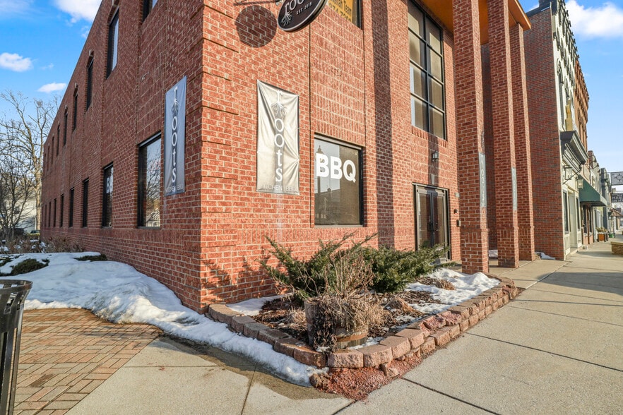 More Photos Of 107 S Main St, Almont Restaurant For Lease