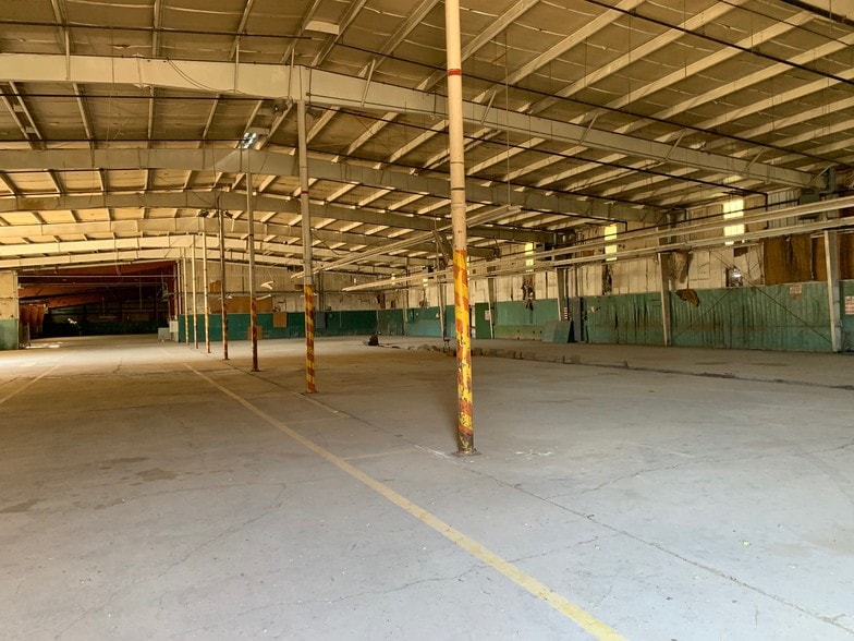 More Photos Of 110 W Borderland Rd, El Paso Warehouse For Lease