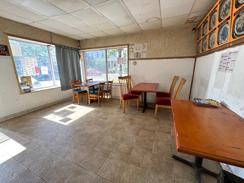 More Photos Of 17 Broadway, Gloucester City Restaurant For Sale