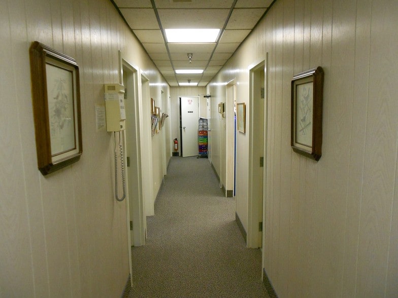 More Photos Of 1795 Main St, Springfield Medical For Sale