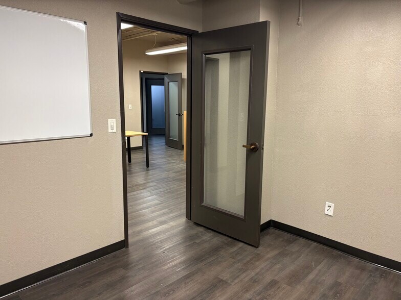 More Photos Of 100-102 W Oak St, Denton Office For Lease